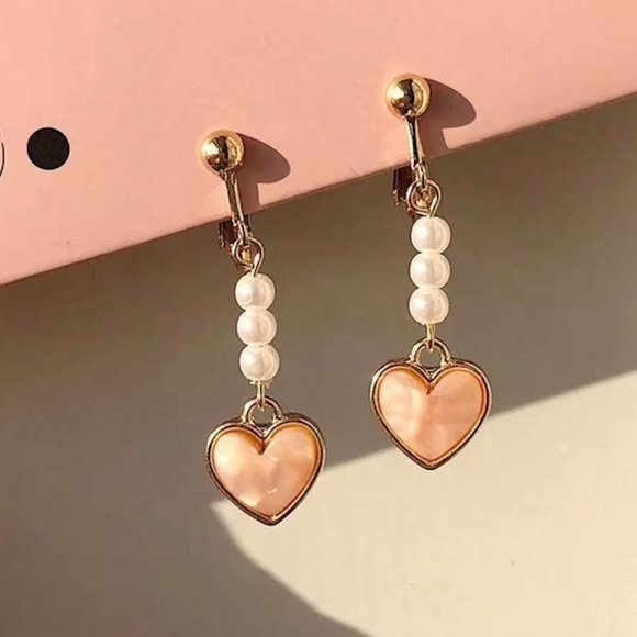 Vintage Look Gold and Pink Heart Pearl Earrings - Picture 2 of 8